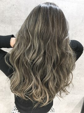 オリ(‘Oli) コントラストハイライト_プラチナグレイジュ