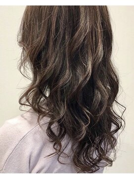 ヴェシカ(veccica) ☆大人仕上げの束感レイヤースタイル☆