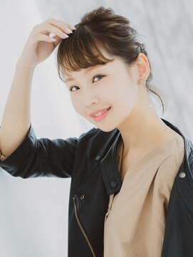 ティファ 栄(Tiffa) シンプル抜け感デイリーアレンジ