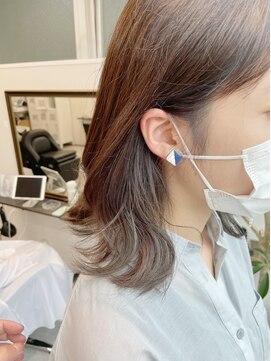 グーフィートーキョー 銀座(Goofy Tokyo) モノトーン/イヤリングカラー/インナーカラー/くびれボブ