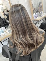 カラット 堺東(CARAT)&nbsp;ナチュラルバレイヤージュ/グレージュカラー/レイヤーロング
