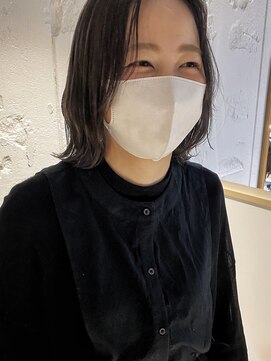 コフィー バイ メルト 吉祥寺(cofy by melt) 【三ツ井純】センターパートレイヤーカットくびれヘアオリーブ