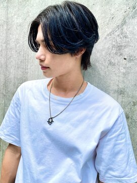 ディッセンバー 神宮前(December) センターパートウルフ/ブルーブラック/リバースパーマコンマヘア