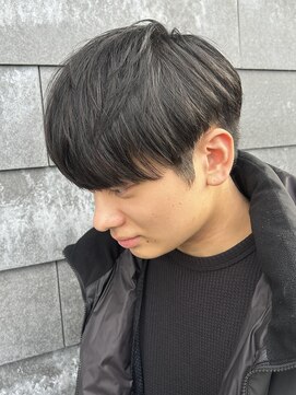 ヒュイル バイ ニアウ(Hwyl by Niau) メンズマッシュセンターパートスパイラルパーマニュアンスパーマ