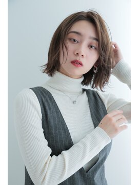 イメチェン外ハネボブ美髪ワイドバングミディアムレイヤーカット