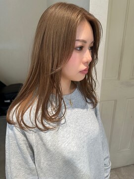 ホテリー(Hotely) ナチュラルレイヤー×ブリーチありベージュ