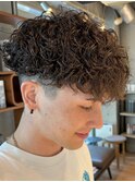 スペインカール×ハイウェイトマッシュで爽やかな印象に