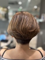 ヒスイバイケンジ(hisui by KENJE)&nbsp;大人ショート/白髪ぼかし/ハイライト/顔周りカット