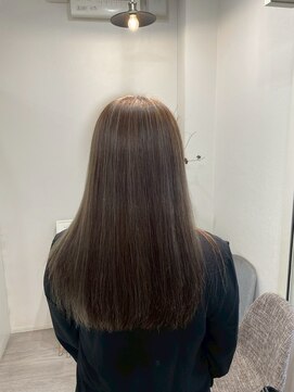 ロッカ(ROCCA) 暗めカラーナチュラルスムースロング