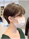 武蔵小杉イルミナカラーレイヤーボブウルフショートヘアベージュ