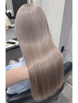 キリカ 新宿東口(KIRIKA)&nbsp;ブリーチ/ダブルカラー/ミルクティーベージュ/髪質改善/新宿駅