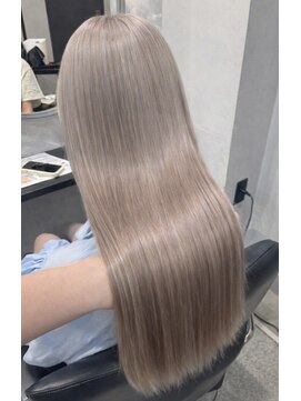 キリカ 新宿東口(KIRIKA) ブリーチ/ダブルカラー/ミルクティーベージュ/髪質改善/新宿駅