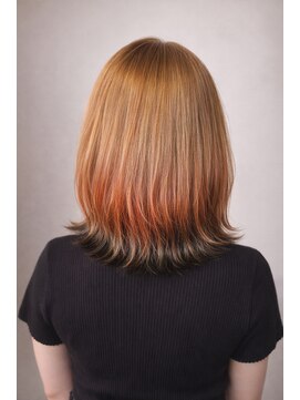 テオ(Teo) フォックスカラー×外ハネレイヤーボブ