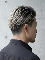 バーバーバー ナカノ(BARBER BAR NAKANO) 外国人風ホワイトグレージュ×大人のフェード・アップバング