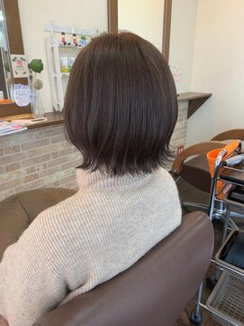 エモーション(Emotion) 切りっぱなしボブ