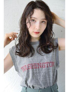 ロイジー(roijir) 【roijir】表参道　ウェーブヘア×くすみカラー