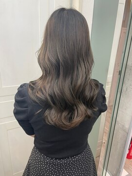 ナンバー アンフィール 渋谷(N° anfeel) 【HIKARU】@hikaru_cut 大人かわいいツヤ髪ヨシンモリ