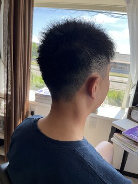 コア フィール ア デイ(COIFFURE A DAY) 《見附　今町》メンズ　ソフトモヒカン　短髪