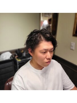 バレス 田町(BALES) [スキンフェード/ツイストスパイラル/田町]