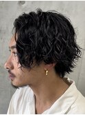 大人の黒髪ミディアムロング波巻きパーマツイストスパイラルヘア