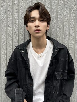 ゼストプール(ZEST POOL) センターパート　ニュアンスパーマ　カルマヘア　韓国ヘア