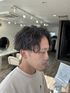 ラヴィラ(la villa) 波巻きスパイラルパーマ