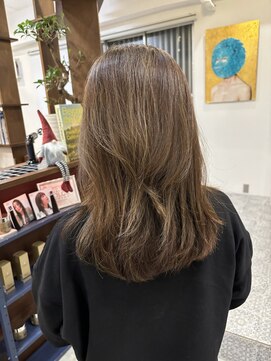 ルイ(ROUIS produced by LUCK 津田沼) ROUIS 津田沼 白髪ぼかしハイライト