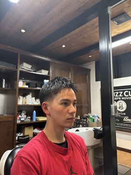 バズ(BUZZ) スパイキーショート