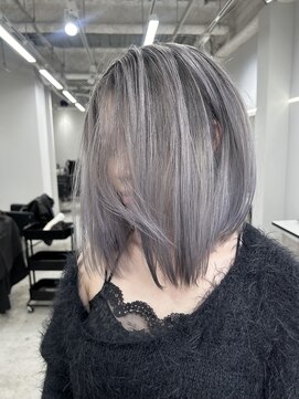 ロイオブジゼル(roi of GiseL) バレイヤージュ シルバー ケアブリーチ