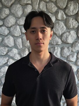 ヴェロ 福井(VeRO) ナチュラルセンターパート×テーパーフェード