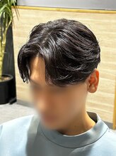 アクシアリミテッド(axia limited)&nbsp;センターパートカルマパーマ　フェザーパーマ　フェザーショート