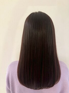 大人の落着き溢れるダークブラウン×シンプルストレート