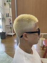 マキシム ナカイ(MAXIM NAKAI)&nbsp;バズカットボウズフェード金髪ボウズベリーショート
