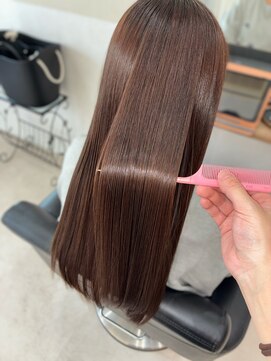 エリュール(Elure) 女性らしい柔らかいカラー！透明感もプラスで春色カラー