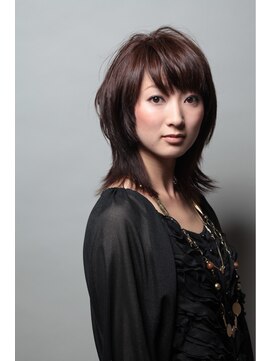 ミスエッセンス(MISS ESSENCE) 大人ミディウルフ