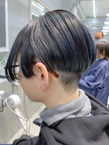 テトヘアー(teto hair) 刈り上げショート、ネイビーカラー、マニッシュショート