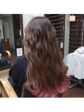 ヘアーコンセプト イロエンピツ(HAIR CONCEPT IROENPITSU) グラデーション ピンク