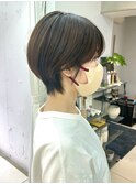 アッシュグレージュ 大人かわいい丸みショート