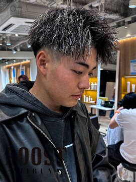 ルースト 渋谷店(ROOST) ツイストスパイラル×ホワイトハイライト