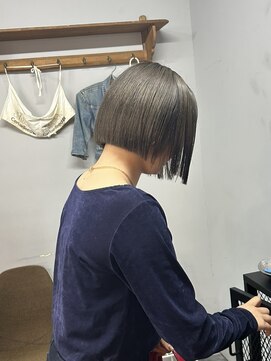 ヌーク(NUUK) 切りっぱなしボブ