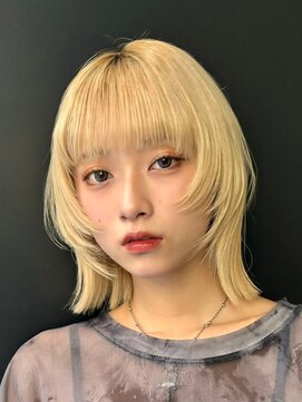 ノイ(noi) 顔周りレイヤーカットグレージュカラーくびれボブショートカット