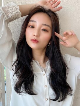 ラルユー 金山(LallYou) 20代に人気！顔周りの後れ毛がかわいいシャギーレイヤーロング