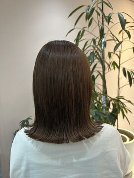 ノーム バイ アウラ(norm. by aura) 透明感カラー　リーフベージュ　切りっぱなしボブ