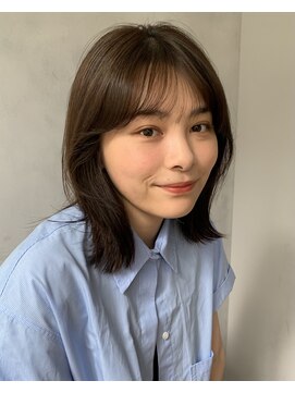 ガーランドギンザ(Garland Ginza) ミディアム　顔まわりレイヤー　ダークブラウン