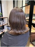 オリーブベージュ