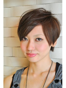 アナマリン 海と美容室(Anamarin) リーゼント風縦長ショート