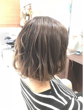 リプルヘアー ウエスト(ripple hair west) ハイトーンアッシュ