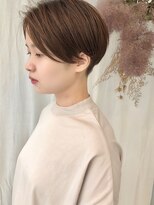 ツイギー 伊賀上ビル店(TWiGGY)&nbsp;センターパートバング。刈り上げショート。