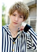 束感ショート　隠しツーブロック　メンズ髪型ヘアスタイル