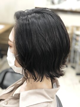 ミュゼドゥラペ(Musee de Lapaix) きりっぱなし黒髪外ハネショート